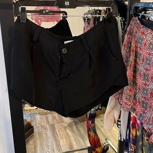 Alice and olivia butterfly shorts